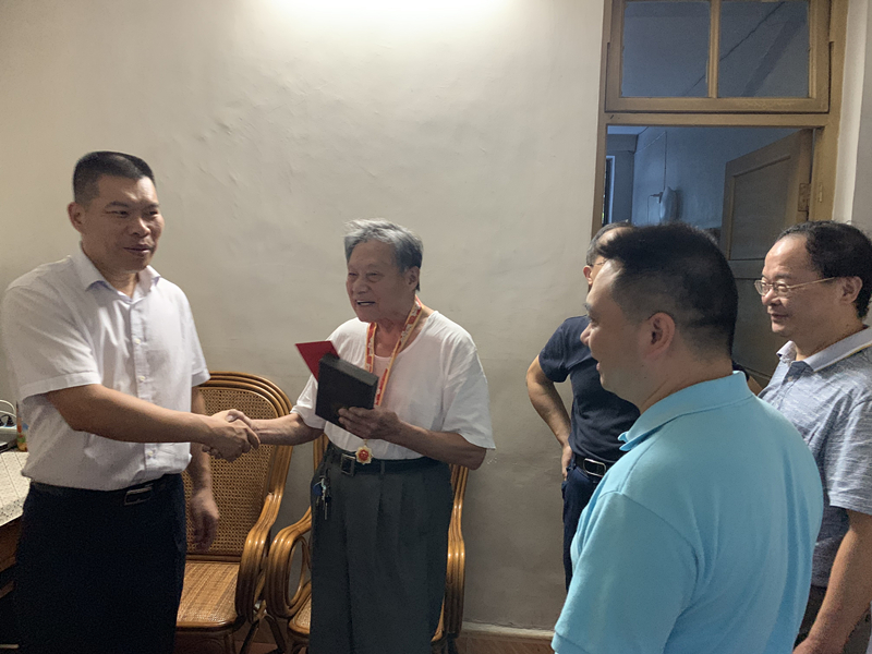 福建省農(nóng)資集團16人獲頒慶祝中華人民共和國成立70周年紀念章