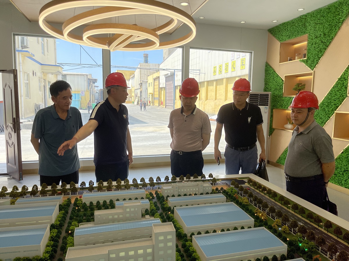省供銷社副主任邱志向到鑫源肥業(yè)調(diào)研指導(dǎo)