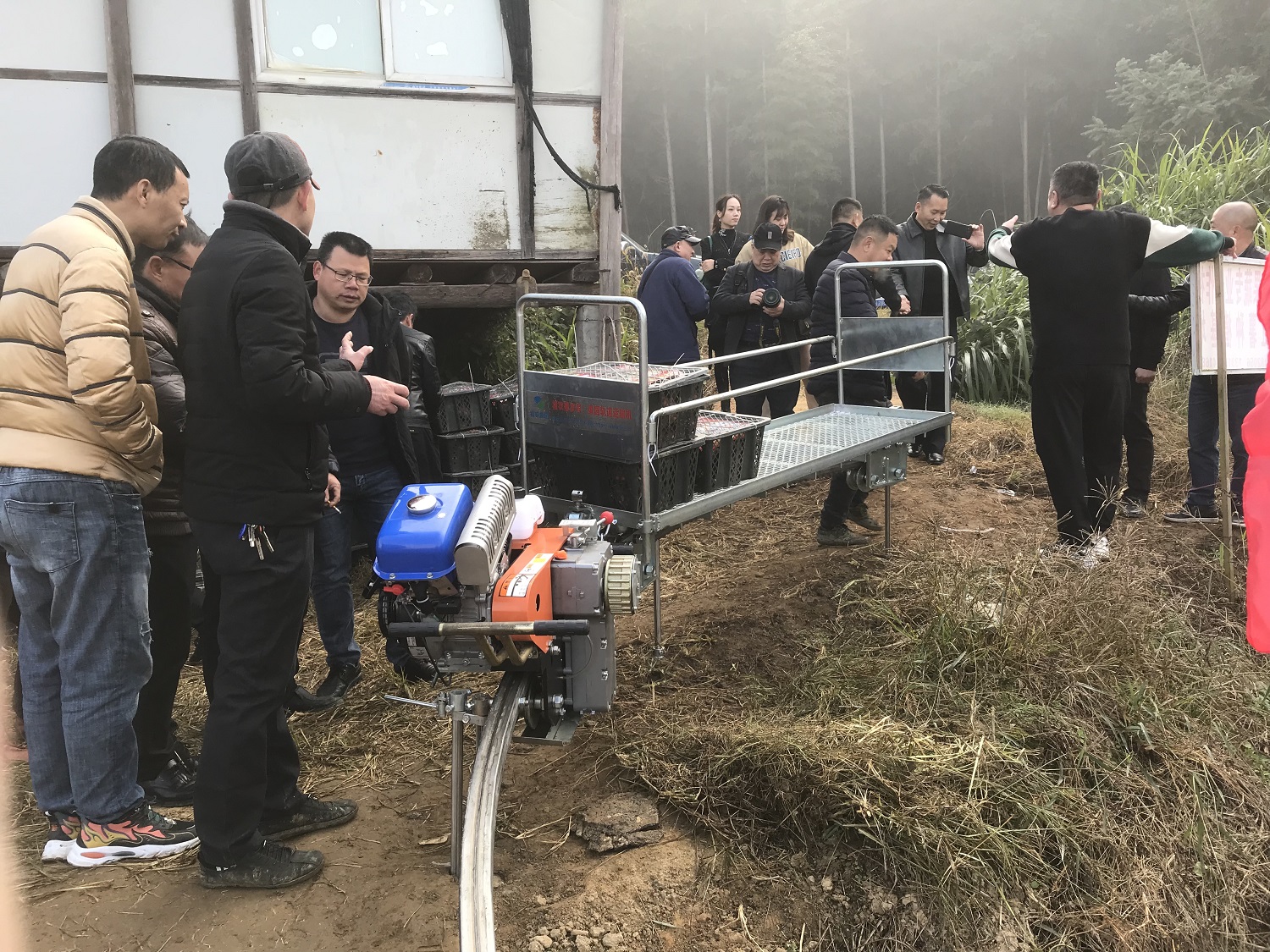 集團(tuán)公司聯(lián)合省農(nóng)機(jī)總站舉辦農(nóng)作物全程機(jī)械化推進(jìn)行動(dòng)現(xiàn)場(chǎng)會(huì)